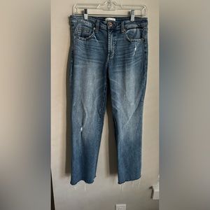 Sneak Peak Ankle Cropped Blue Jean